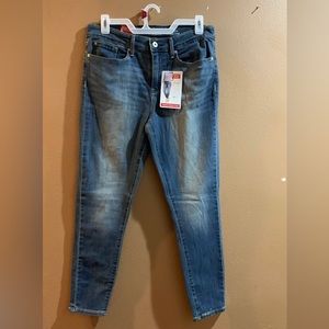 Signature by Levi Strauss & CO, Modern Skinny Crop Blue Jeans - NWT